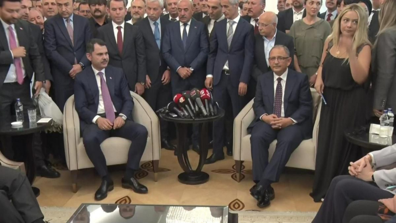 Çevre Bakanlığı'nda devir teslim töreni! Murat Kurum'dan 81 ilde deprem dönüşümü mesajı