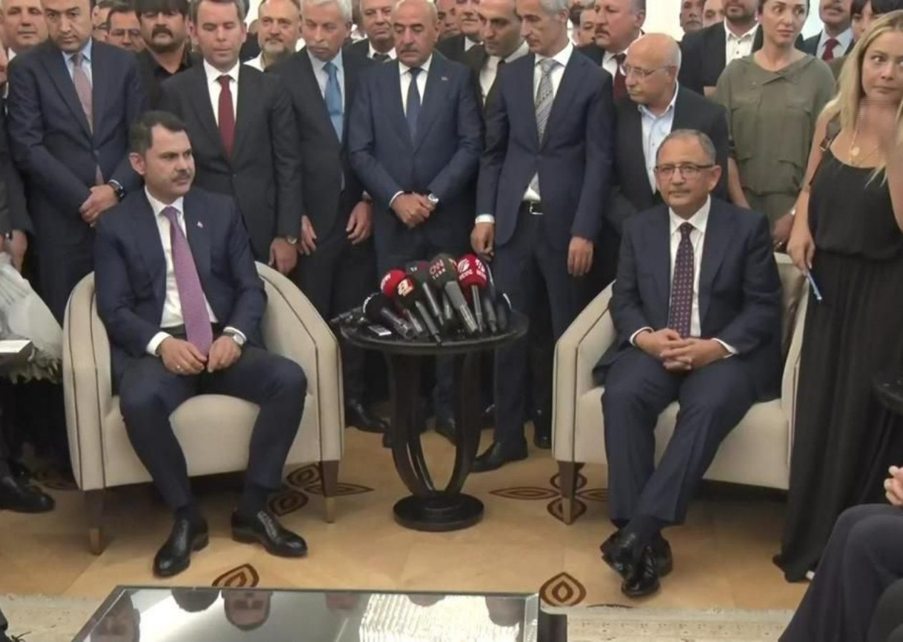Çevre Bakanlığı'nda devir teslim töreni! Murat Kurum'dan 81 ilde deprem dönüşümü mesajı