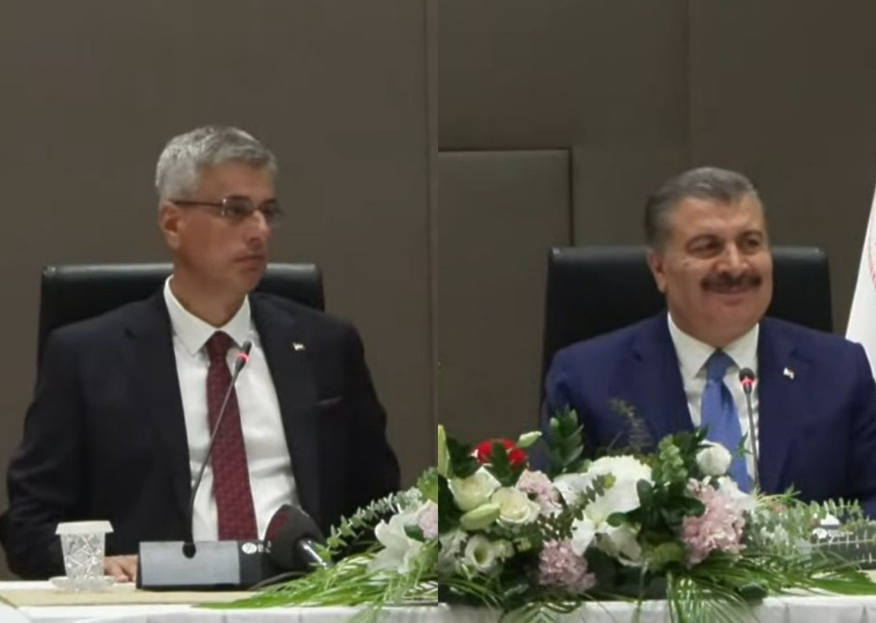Sağlık Bakanlığı'nda devir teslim töreni! Bakan Koca görevi Kemal Memişoğlu'na devretti