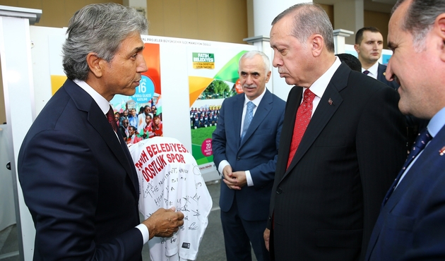 Fatih Belediyesi'ne Cumhurbaşkanı Erdoğan'dan ödül...