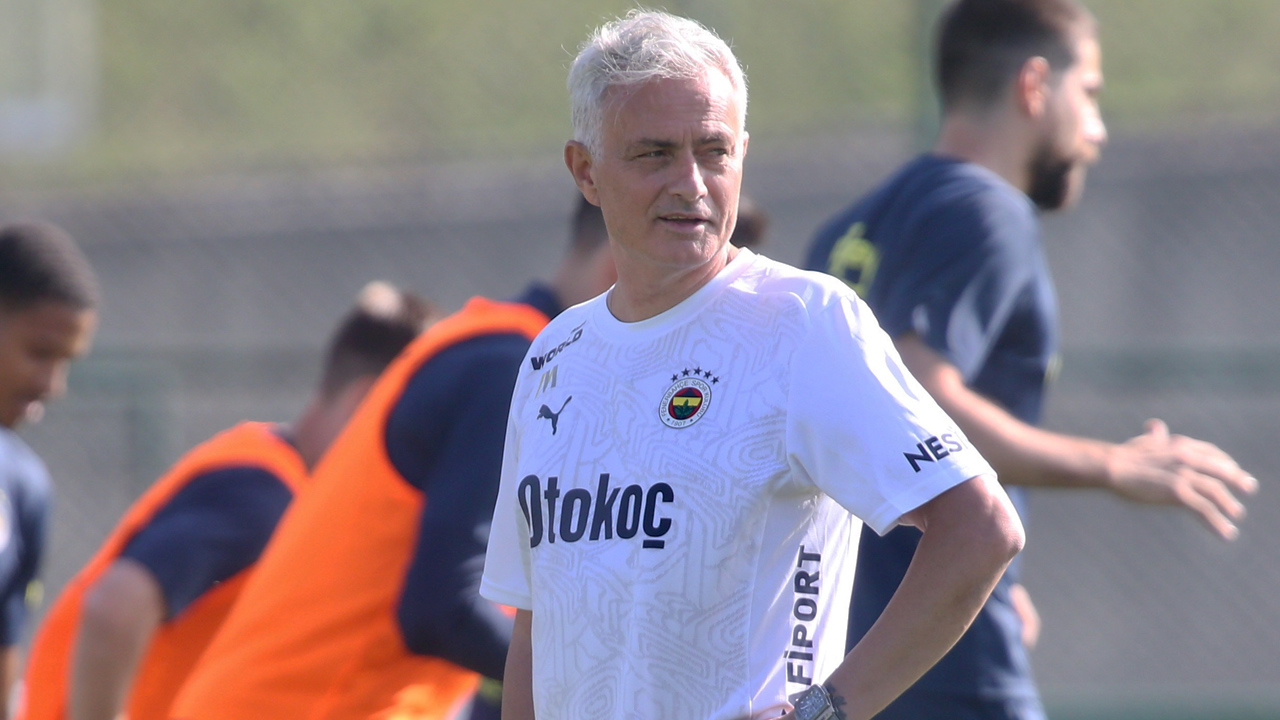 Jose Mourinho'dan rakip takımlara gönderme: "Umarım maaşları ödeyebilirler çünkü çok yüksek..."