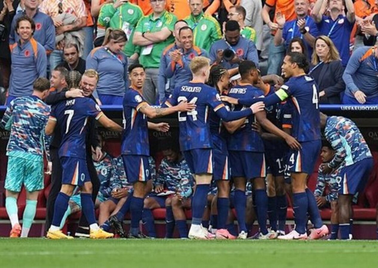 Hollanda farka gitti, çeyrek final biletini kesti! Romanya 0 - 3 Hollanda | Maçın özeti