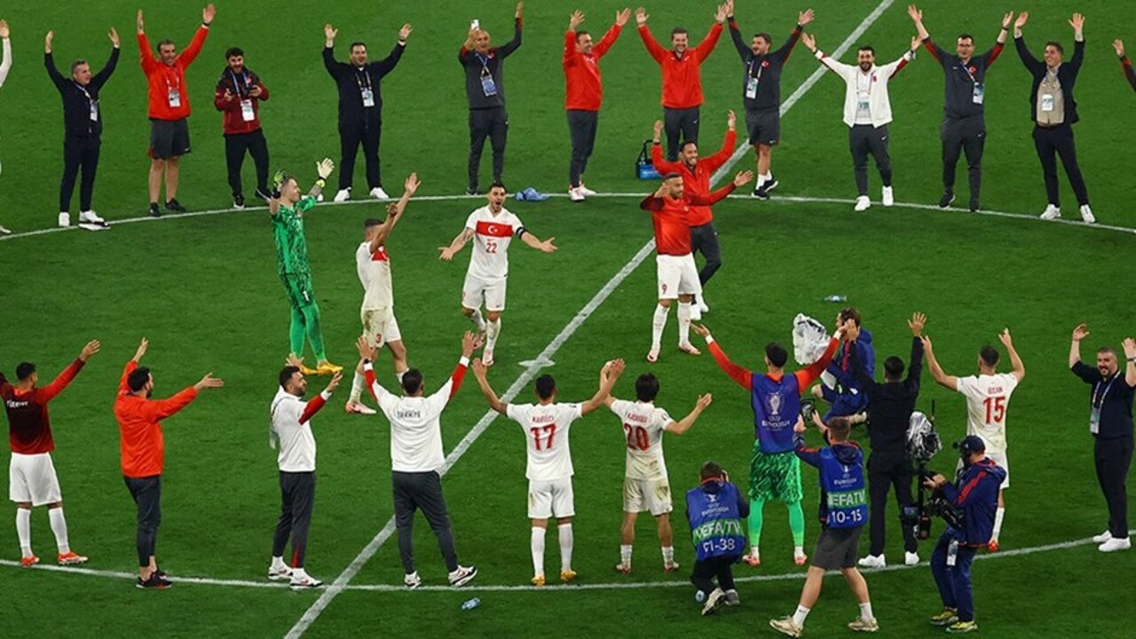 A Milli Futbol Takımı, Avrupa Futbol Şampiyonası'nda 3. kez çeyrek finalde!