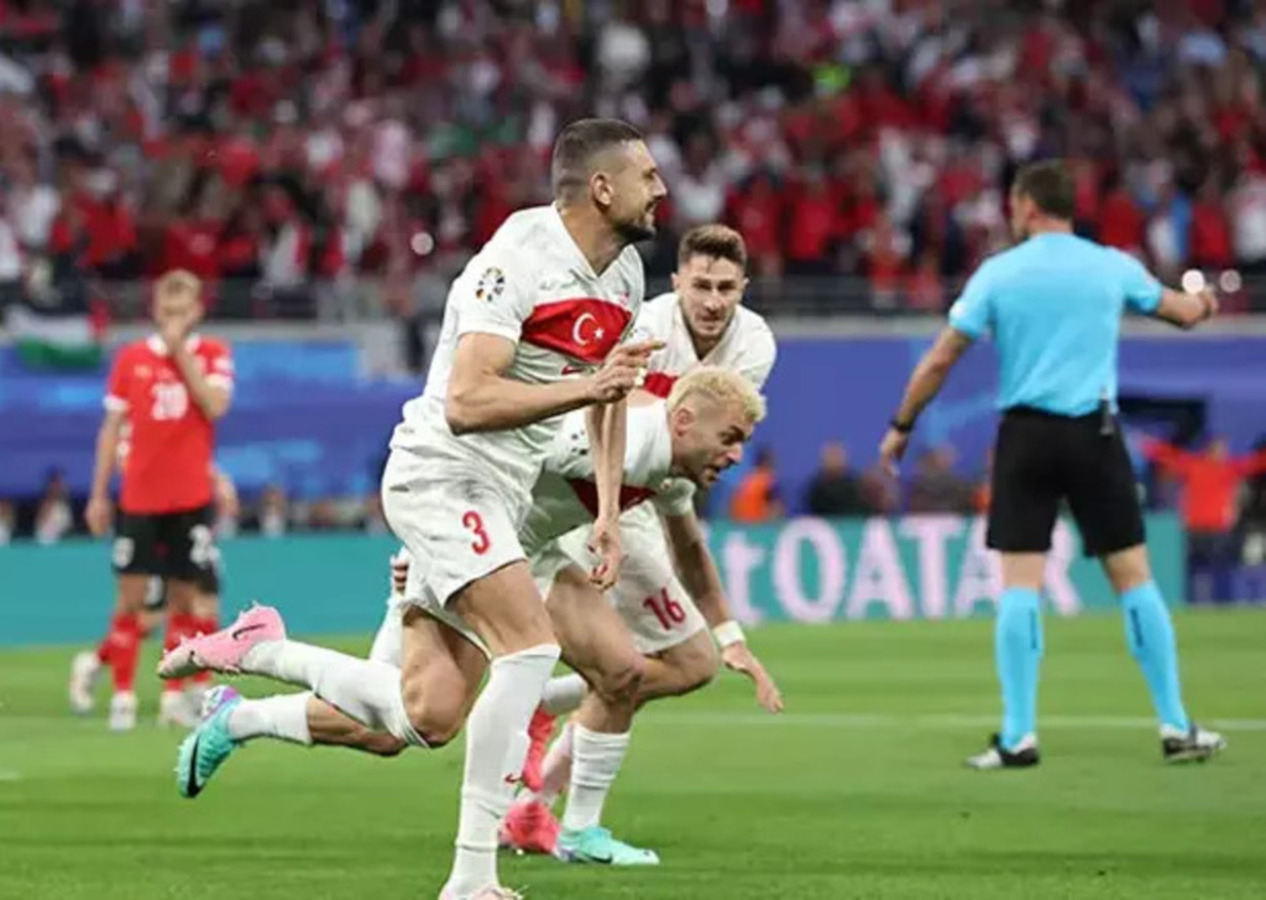Merih Demiral'dan Avusturya karşında tarihe geçen gol!
