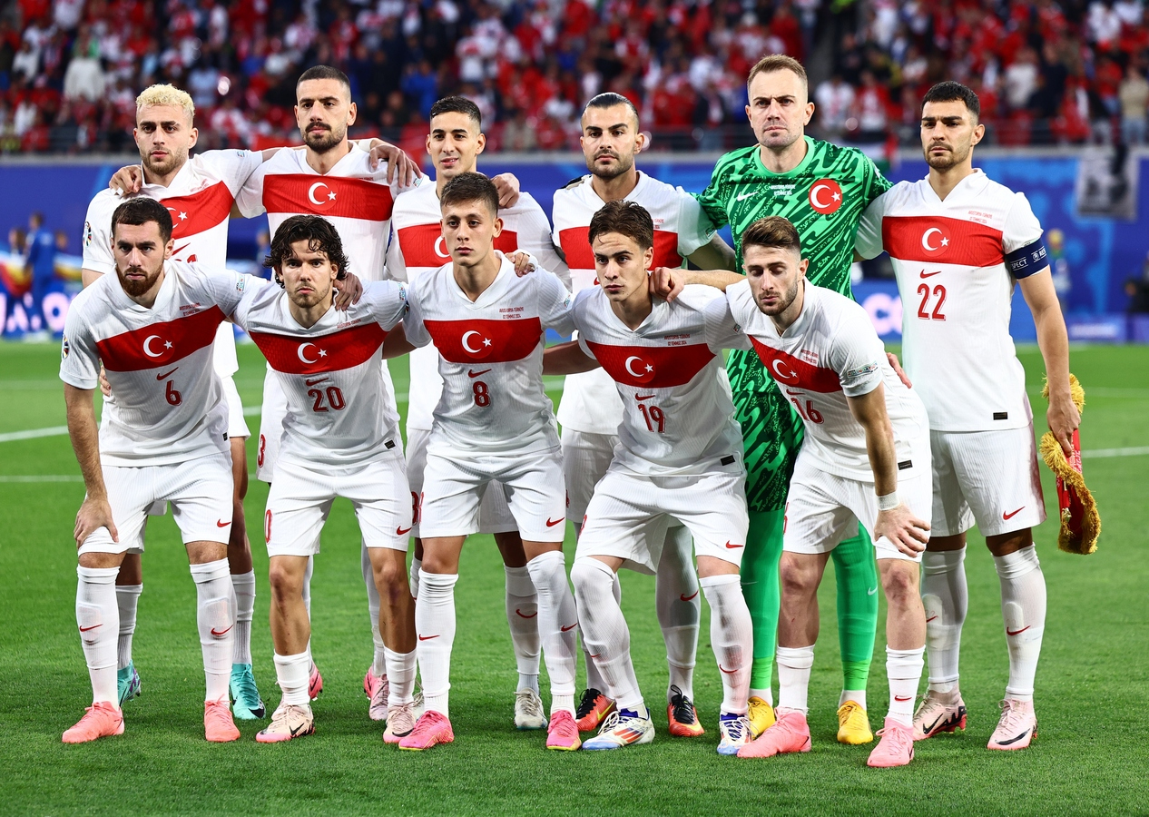 A Milli Futbol Takımı'na 2 isimden kötü haber!