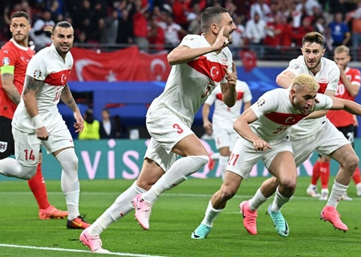 Merih Demiral kapıyı kırdı, Milliler adını çeyrek finale yazdırdı! Avusturya 1 - 2 Türkiye | Maçın özeti