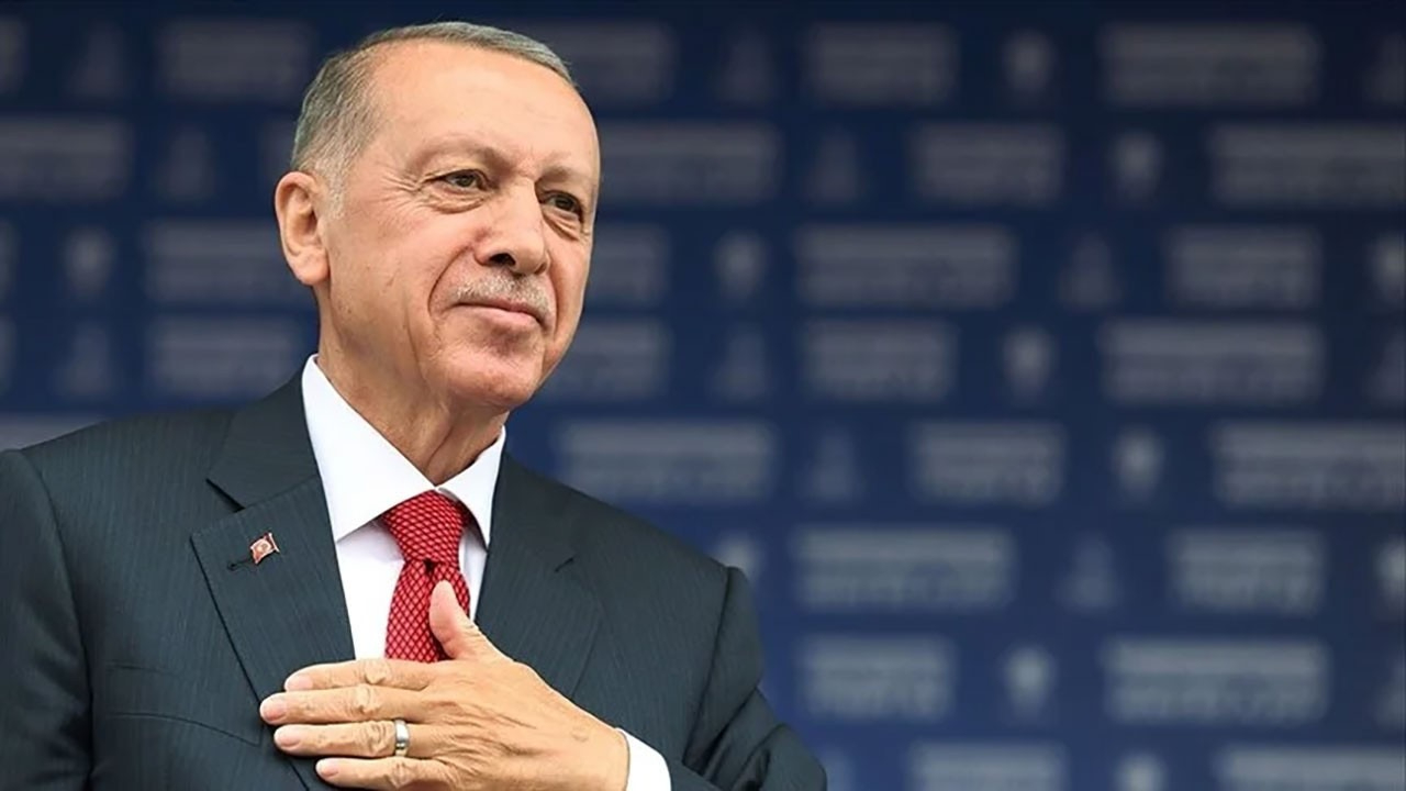 Cumhurbaşkanı Erdoğan'dan A Milli Futbol Takımı'na tebrik
