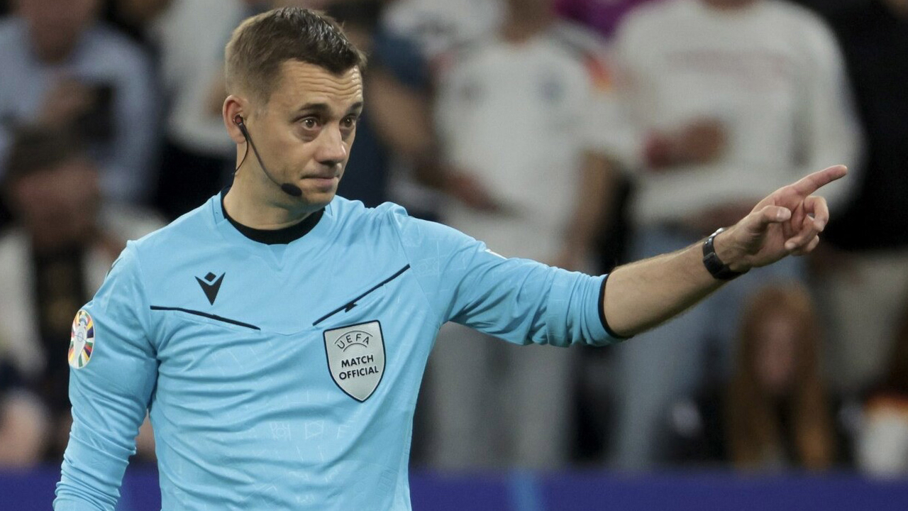 A Milli Takımımızın Hollanda ile oynayacağı EURO 2024 çeyrek final maçının hakemi Fransız Clement Turpin oldu