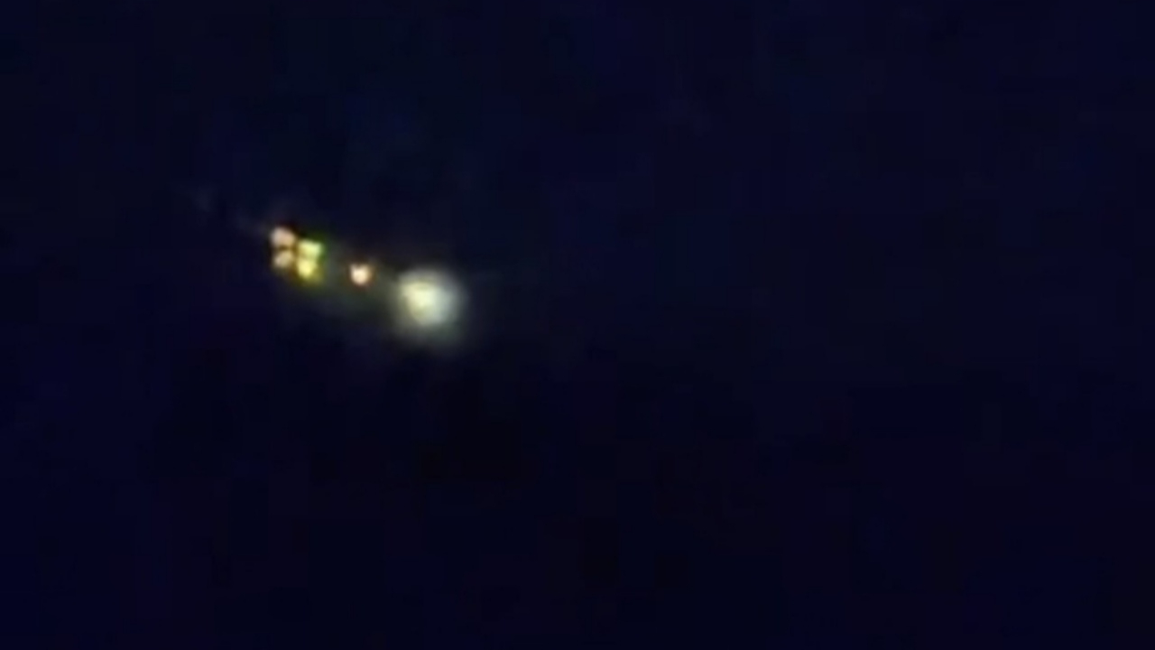 Birçok ilde parlak ışık kümesi görüldü! Uzay ajansı meteor kaynaklı olduğunu açıkladı