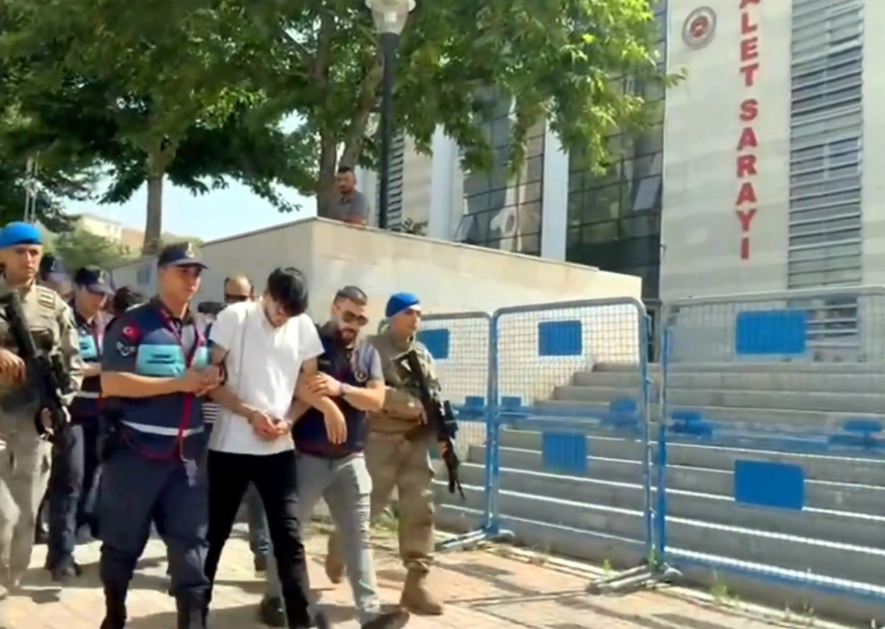 Kara vatanda da siber vatanda da suçlulara geçit yok! Bakan Yerlikaya duyurdu! 13 ildeki 'Sibergöz-50' operasyonlarında 24 şüpheli yakalandı!