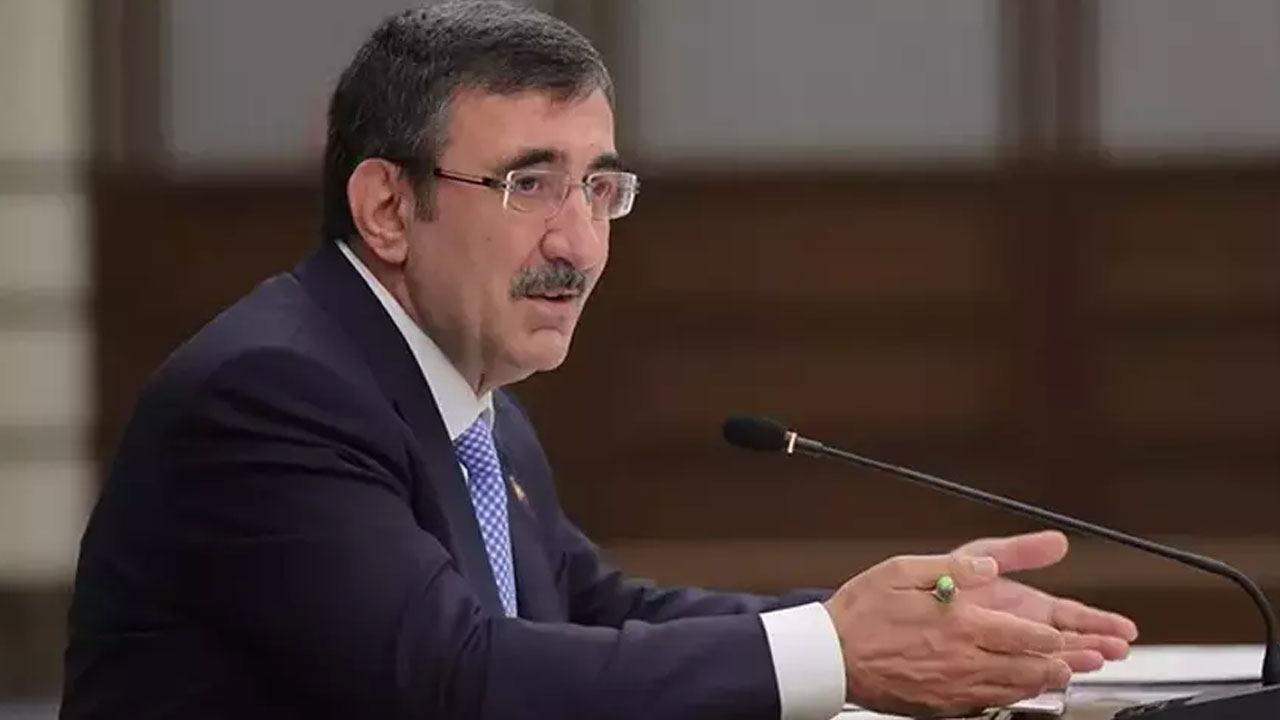 Cumhurbaşkanı Yardımcısı Yılmaz'dan İran ve İngiltere'ye tebrik mesajı