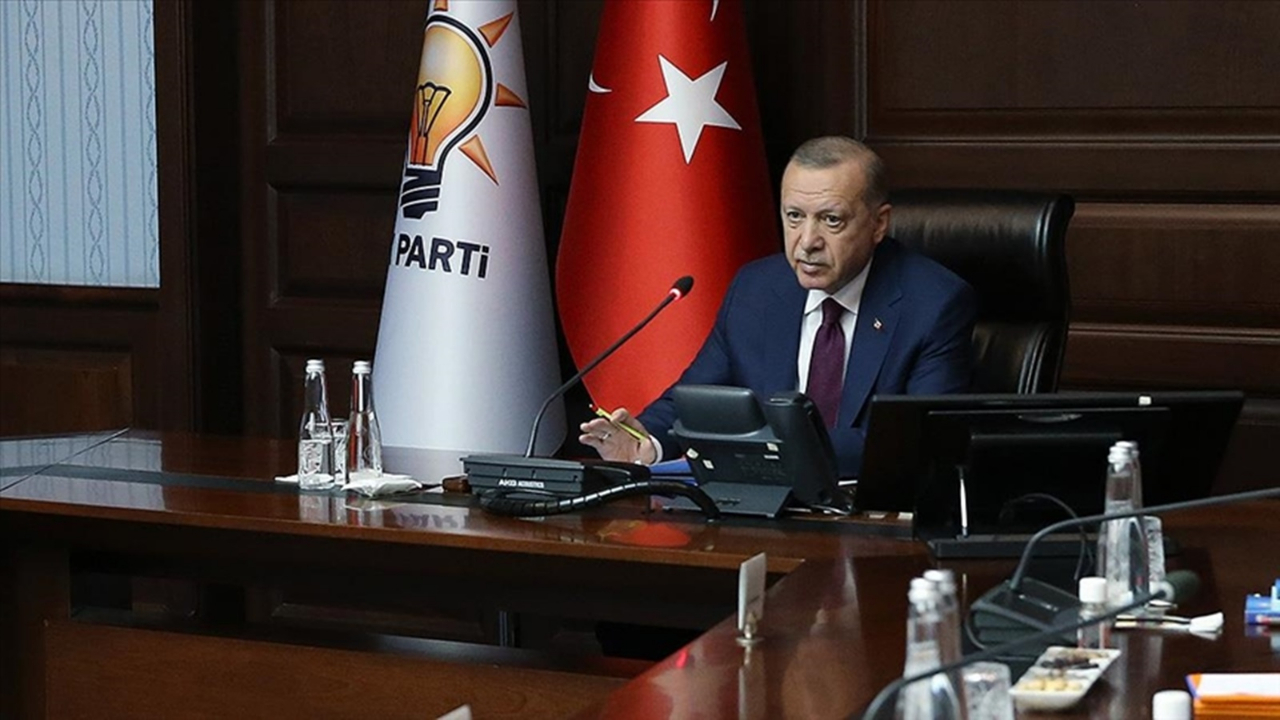 AK Parti MYK toplanıyor! Fahiş fiyatla mücadele, parti içi değişim çalışmaları ve kamuda tasarruf tedbirleri masada olacak