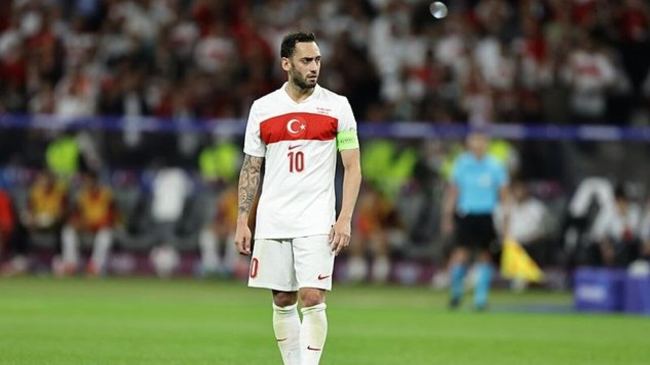 Hakan Çalhanoğlu'dan duygusal açıklama: Maalesef buraya kadarmış!