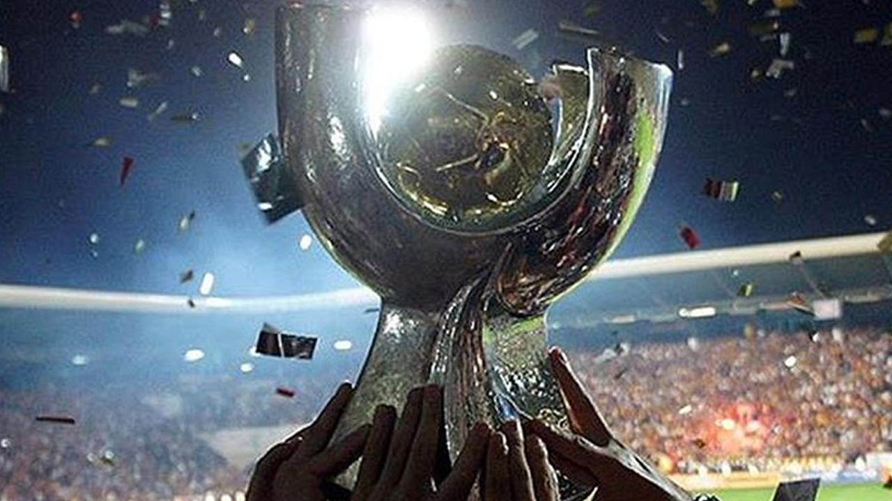 Türkiye Futbol Federasyonu'nun Süper Kupa planı belli oldu! Galatasaray - Beşiktaş maçı Ağustos ayında Türkiye'de oynanacak
