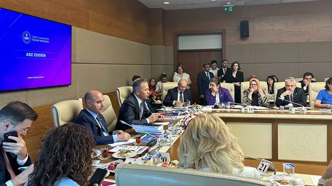 Bakan Yerlikaya: Kadına şiddet konusu üzerinde büyük bir hassasiyetle duruyoruz