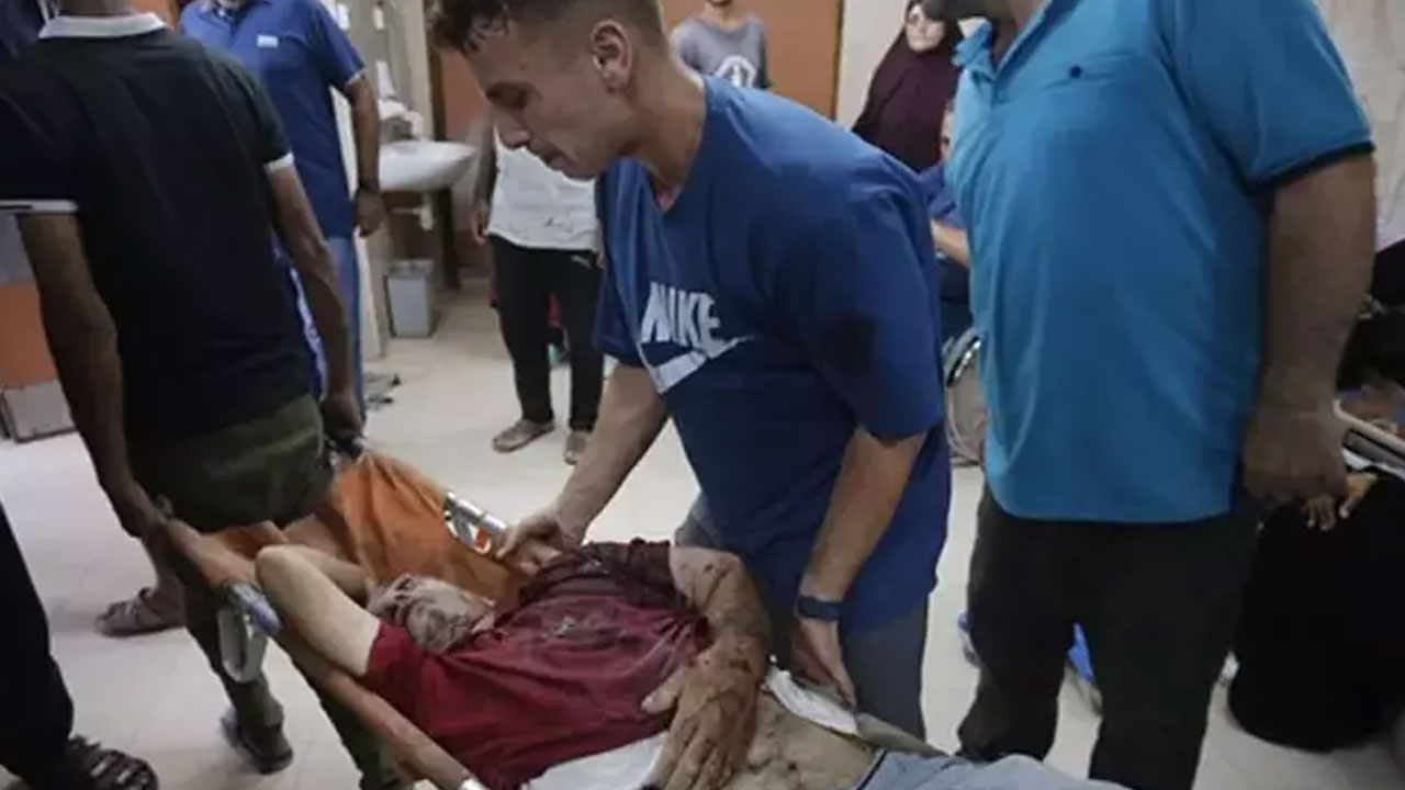 İsrail Gazze'de sivillerin bulunduğu okulu vurdu