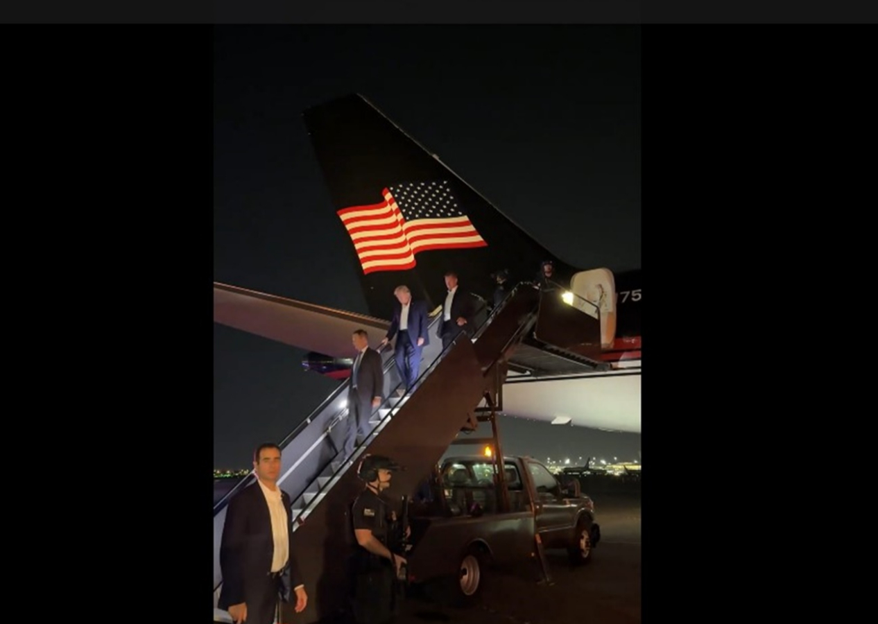 Silahlı saldırıya uğrayan Trump taburcu edildikten sonra ilk kez görüntülendi!