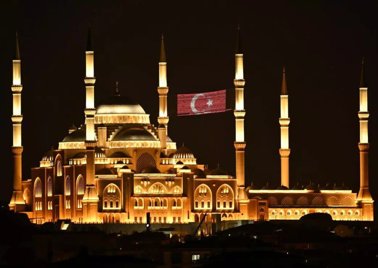 253 şehidimiz rahmet ve minnetle anıldı: 90 bin camide sela okundu!