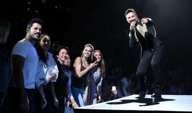 Tarkan ile coştular!