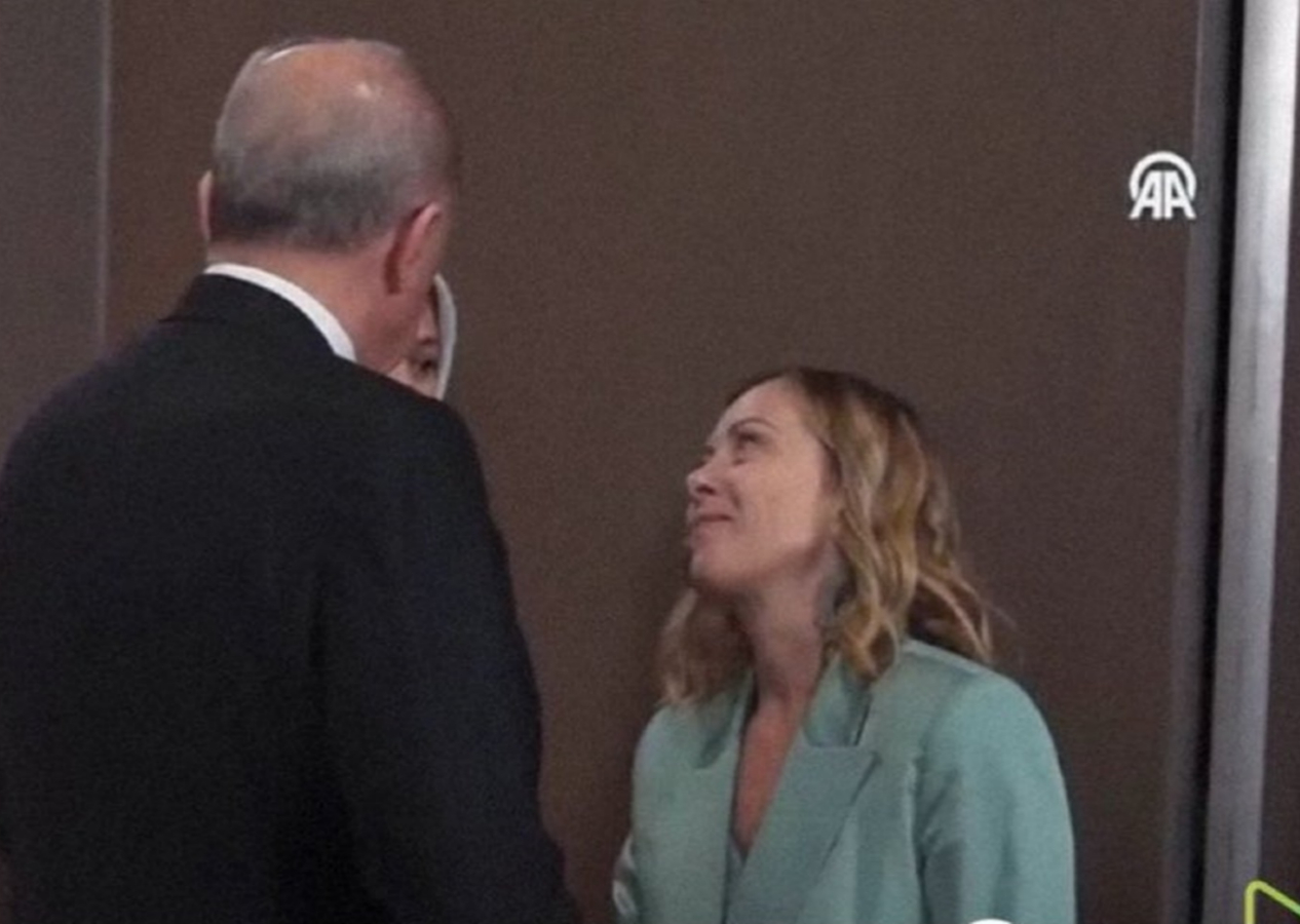 İtalya Başbakanı Meloni'nin Erdoğan'a bakışları gündem oldu!