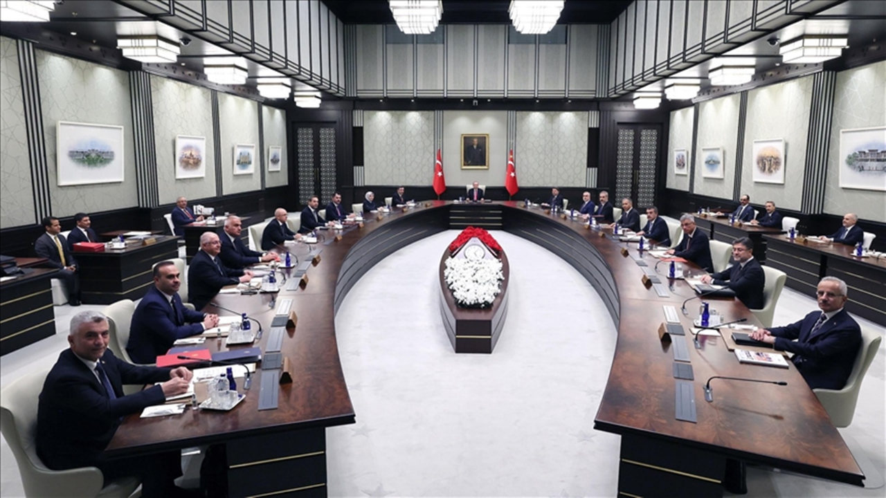 Şok iddia! 'AK Parti Genel Merkezi ve kabinede önemli değişiklikler olacak...'