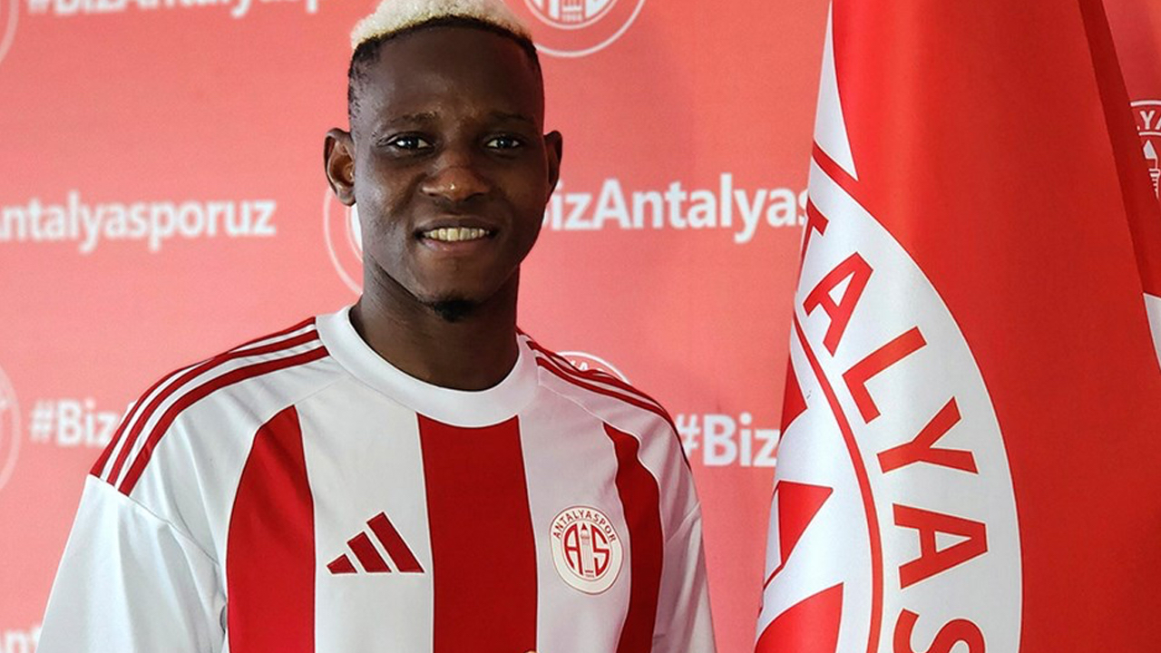 Antalyaspor Moussa Djenepo transferini resmen açıkladı