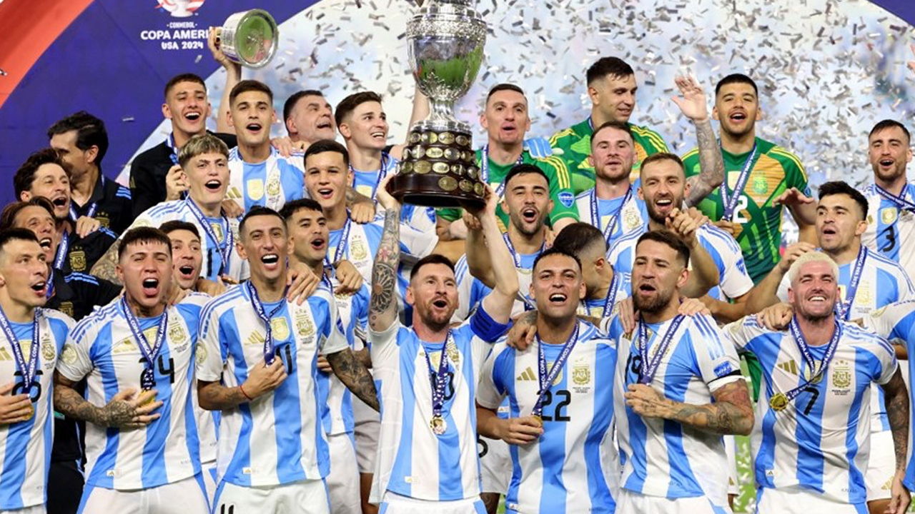 Lionel Messi gözyaşlarına boğuldu, Arjantin Copa America'da üst üste ikinci şampiyonluğuna ulaştı! Davinson Sanchez eli boş döndü