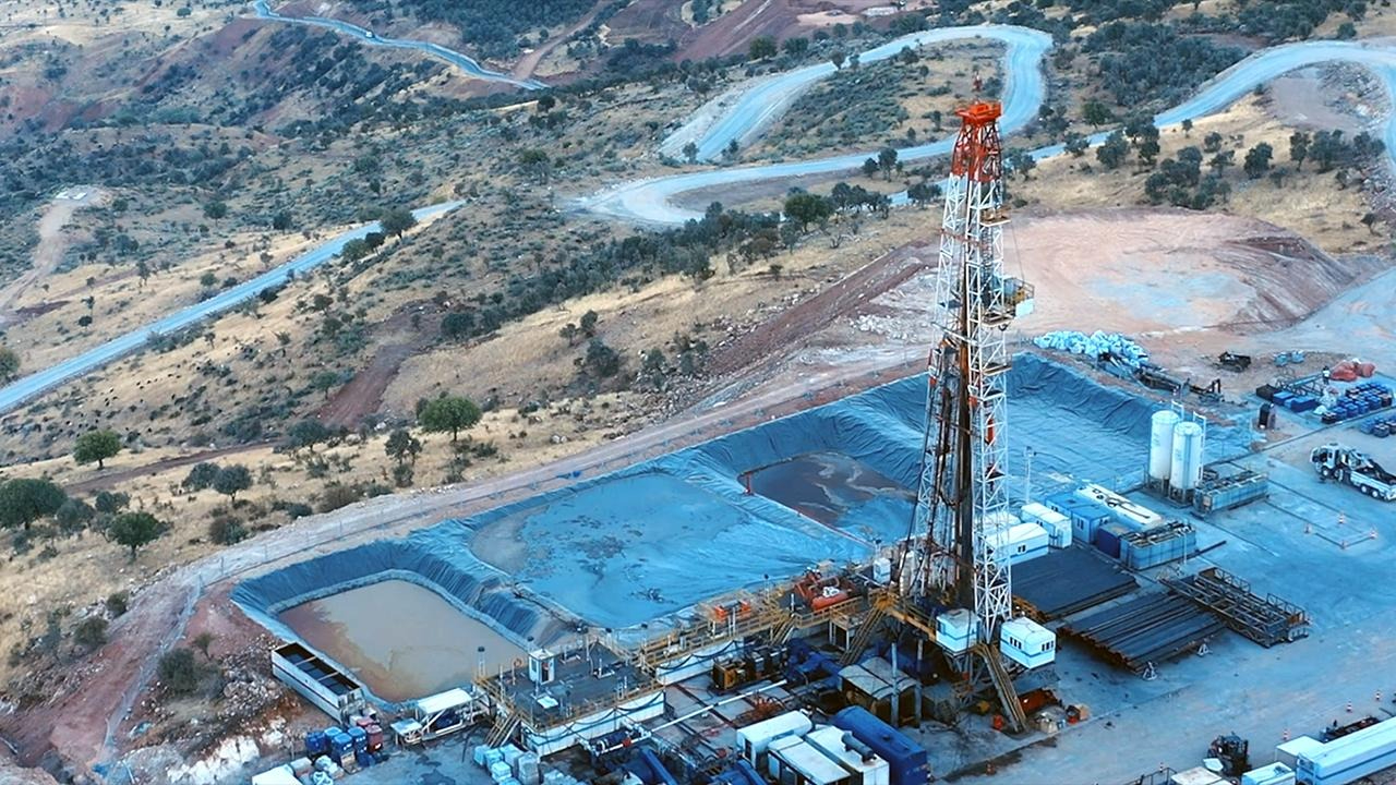 Bakan Bayraktar duyurdu! Gabar'da petrol üretimi 45 bin varile yükseldi