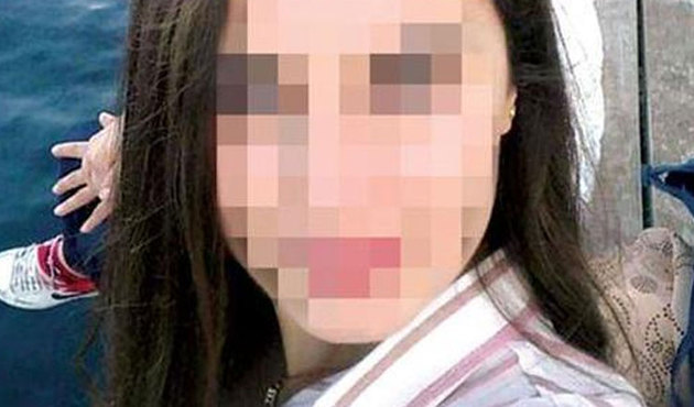 Sebze ve meyveye cinsel içerikli not yazıp balkona attı