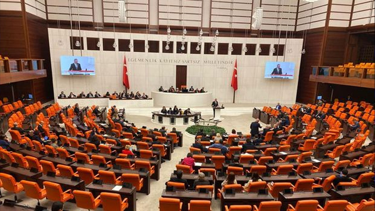 Anayasa Komisyonu ile Karma Komisyon tatilde de çalışacak