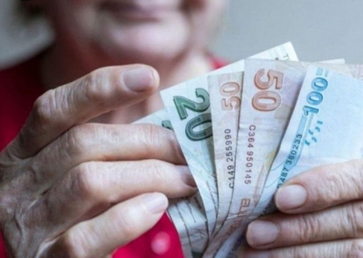 En düşük emekli aylığının 12 bin 500 liraya yükseltilmesini içeren kanun teklifi Komisyon'da