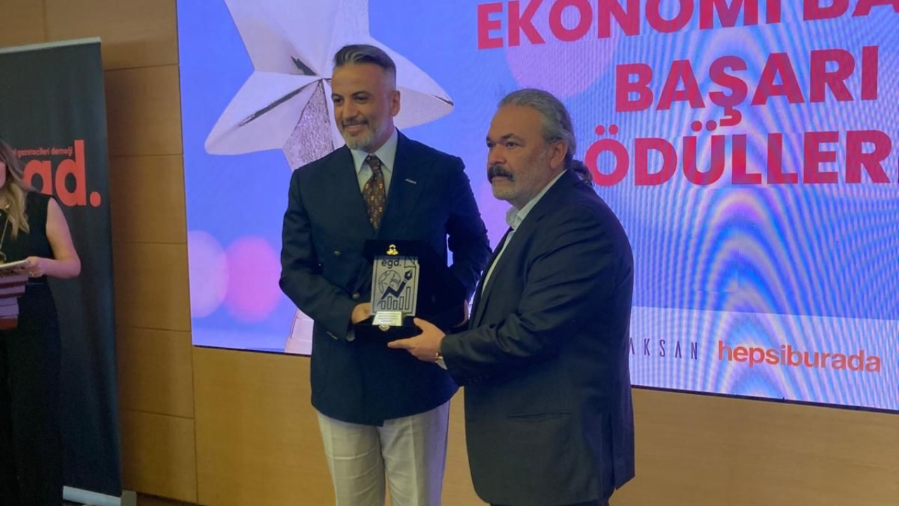 Yılın ekonomi haberi ödülü SuperHaber'e