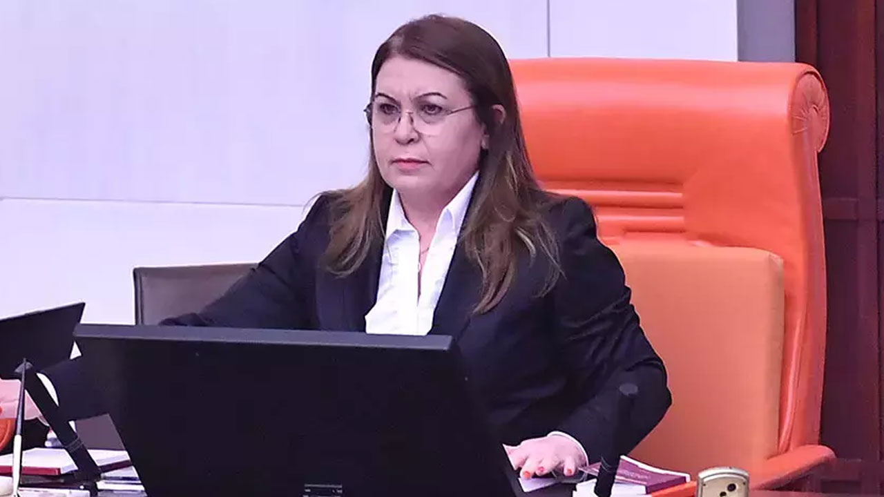 TBMM Başkanvekili Gülizar Biçer Karaca Meclis'te rahatsızlandı