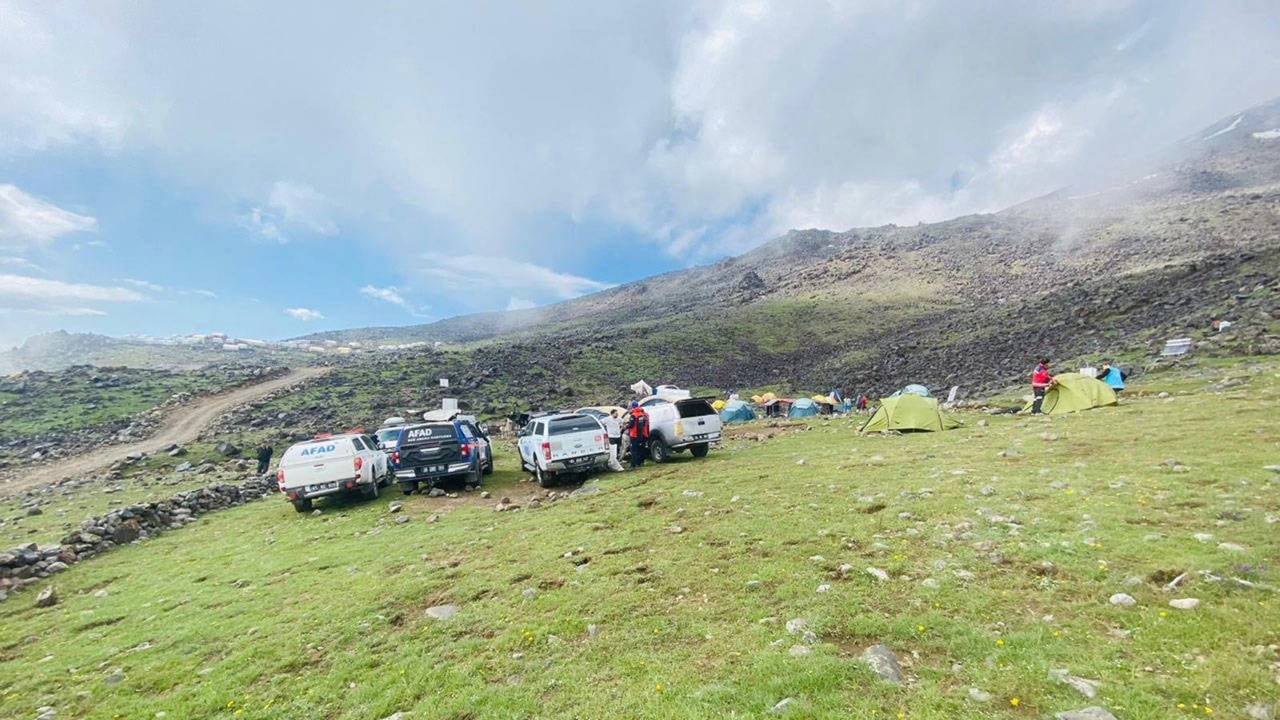 Ağrı Dağı'ndan acı haber geldi! Kayıp dağcıların cansız bedenleri bulundu
