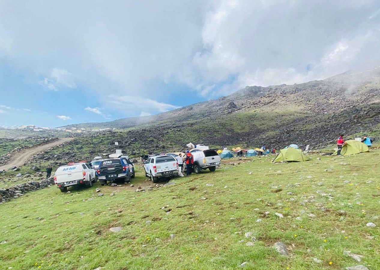 Ağrı Dağı'ndan acı haber geldi! Kayıp dağcıların cansız bedenleri bulundu