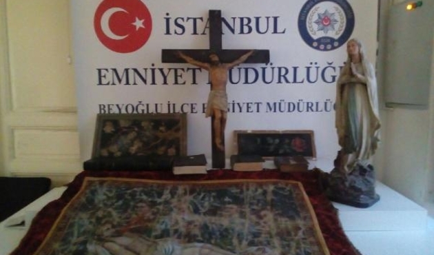 Kilise hırsızları yakalandı...