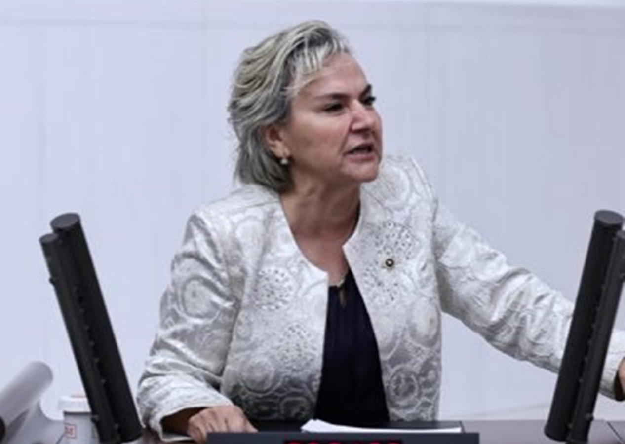İYİ Parti İstanbul Milletvekili Nimet Özdemir, partisinden istifa etti