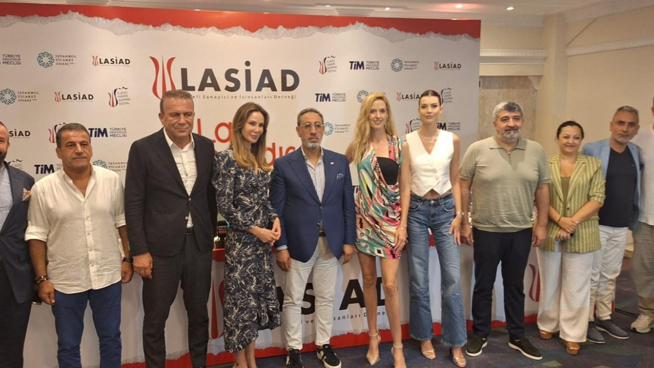 Laleli’ye akın var! Türk moda ürünlerine büyük talep