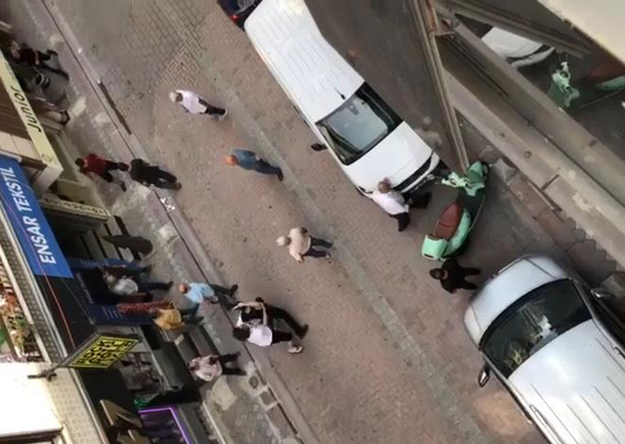 Zeytinburnu'nda sokak ortasında silahlı çatışma