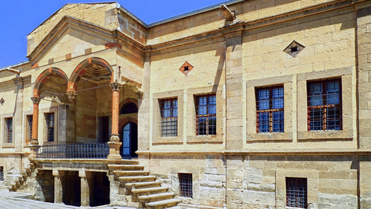 Kapadokya Üniversitesi ücretleri 2024-2025! Kapadokya Üniversitesi %50 ve %25 burslu fiyatları...
