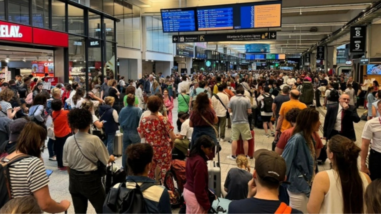 Fransa'da Olimpiyat Oyunları'na sabotaj girişimi! Hızlı tren ağına saldırı! 800 bin yolcu etkilendi...