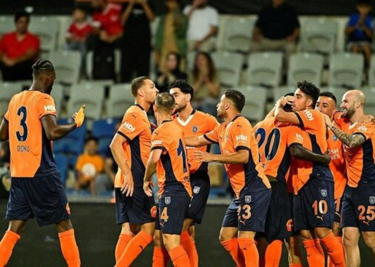 Başakşehir farka koştu, tur biletini cebine koydu! Başakşehir 6 - 1 La Fiorita | Maçın özeti