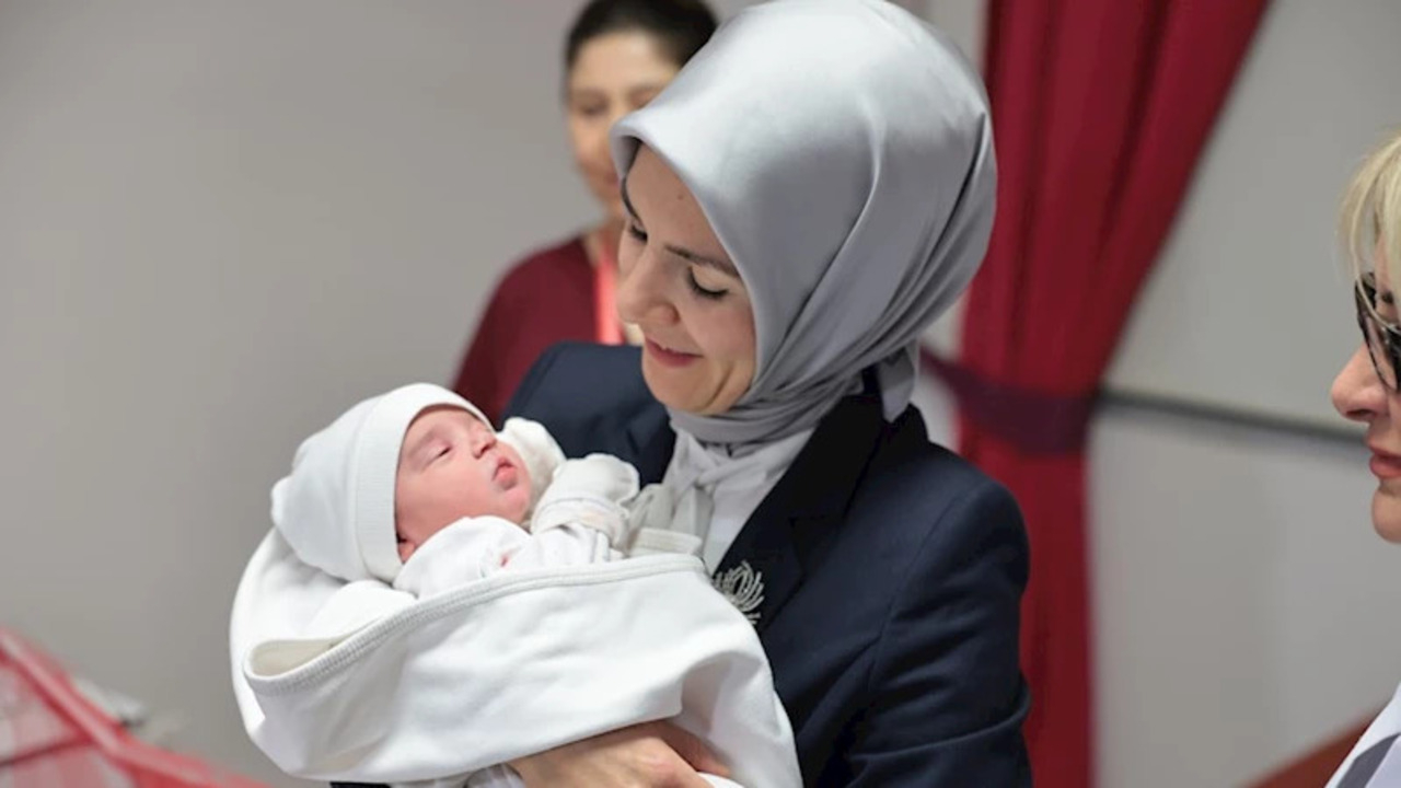 Aile ve Sosyal Hizmetler Bakanı Mahinur Özdemir Göktaş'tan korkutan tespit: 20-25 sene sonra askere gönderecek genç bulamayacağız!