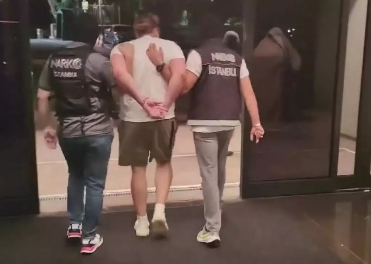 Interpol'ün kırmızı bültenle aradığı çete lideri İstanbul'da yakalandı!