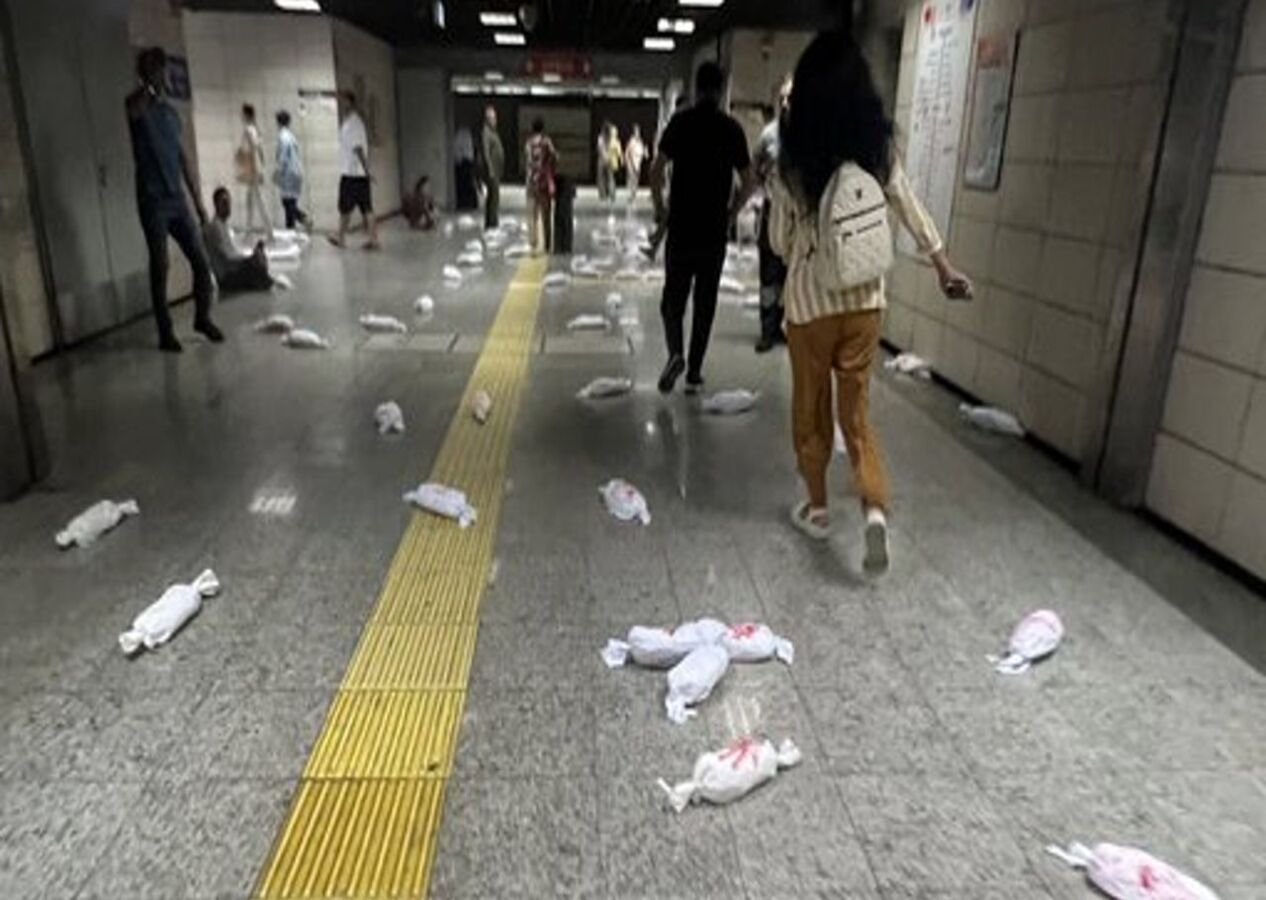 Marmaray'da İsrail protestosu: Onlarca temsili bebek yere bırakıldı!