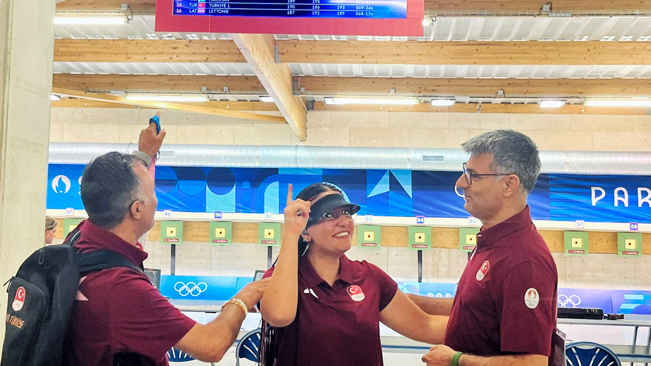 Yusuf Dikeç ve Şevval İlayda Tarhan ikilisi Paris 2024 Olimpiyat Oyunları'nda finale yükseldi ve madalyayı garantiledi