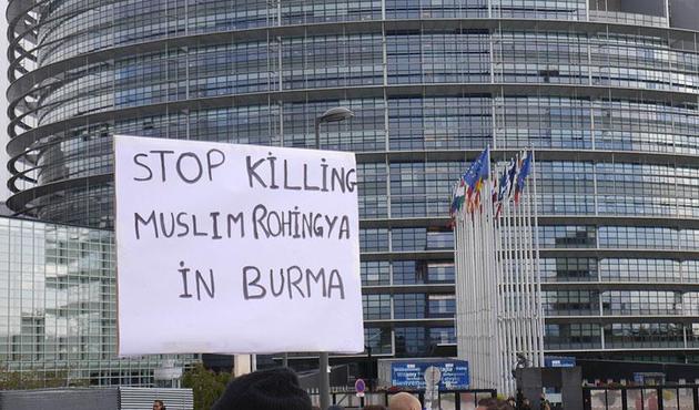 Avrupa Parlamentosu önünde Myanmar protestosu!