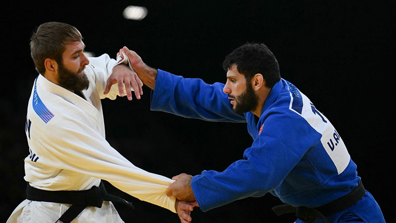 Paris 2024 Olimpiyat Oyunları'nda Vedat Albayrak judoda son 16 turuna yükseldi