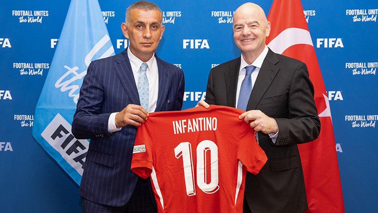TFF Başkanı İbrahim Hacıosmanoğlu FIFA Başkanı Gianni Infantino ile bir araya geldi