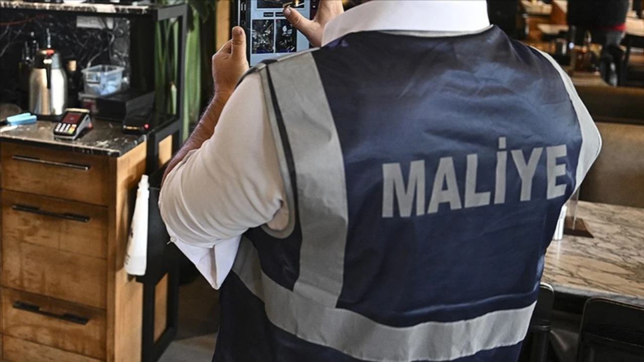 Maliye 9 büyükşehirdeki 707 kuyumcu dükkanına eş zamanlı denetim başlattı